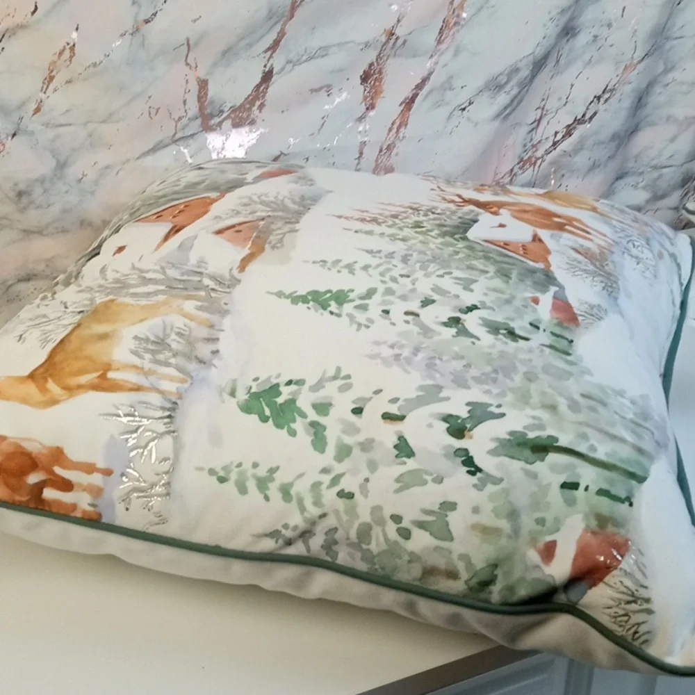 🎁 Holiday Deer Scenic Decorative Throw Pillow